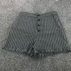 Fashion on Earth grey striped shorts high waisted